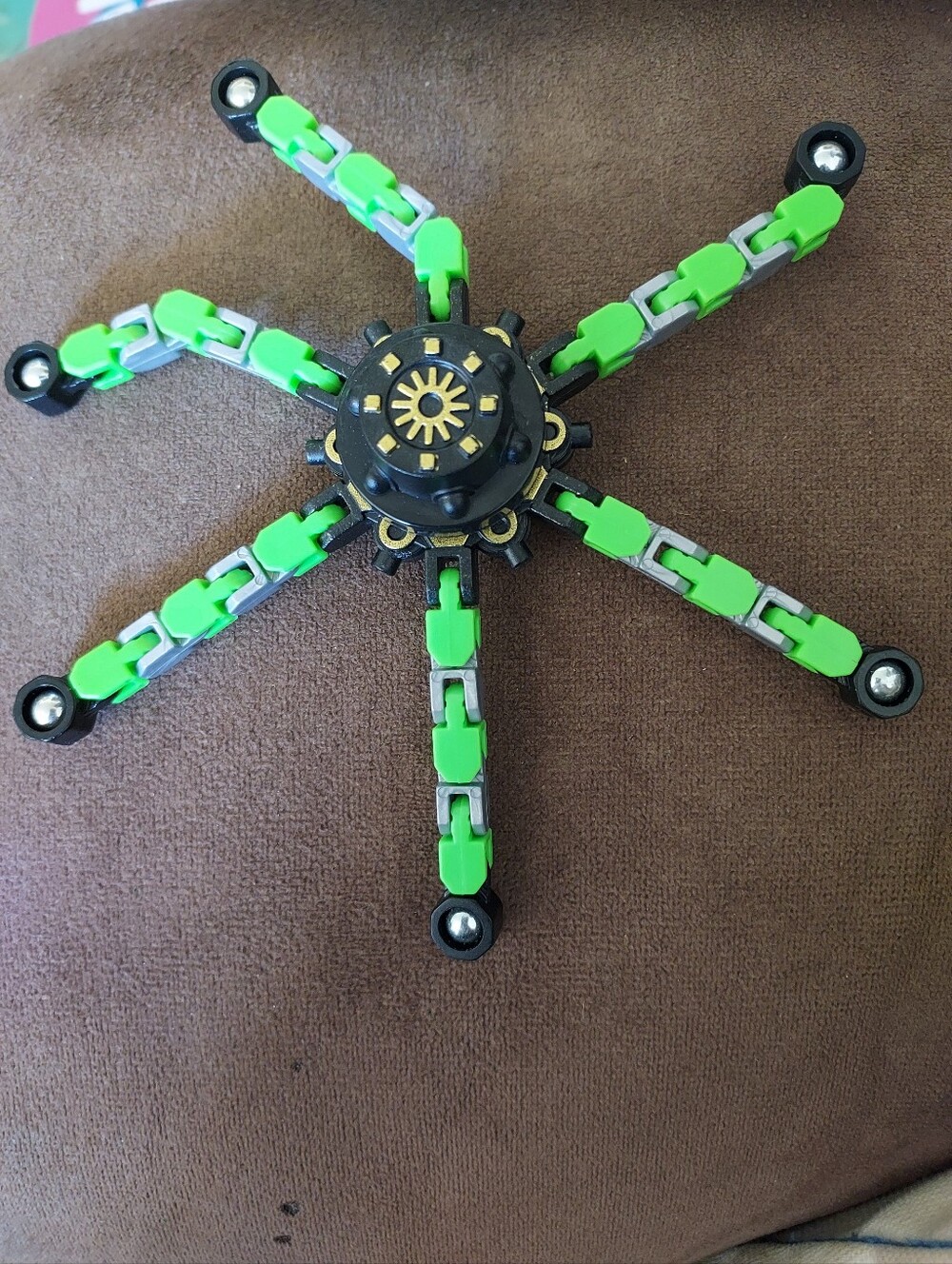 Green Folding Spider Fidget Toy - Educational Spinner